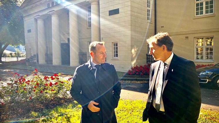 Advokatene Erik Sabu Aasland og Carl Garmann Clausen. Begge er partnere med amerikansk advokatbevilling