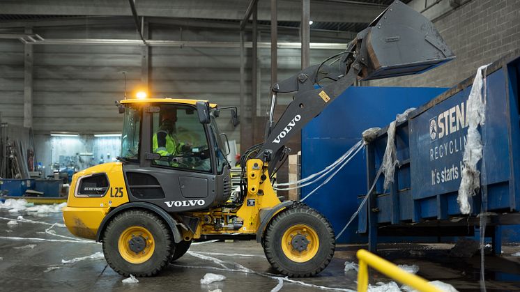 Volvo L25 Electric sorterar mjukplast