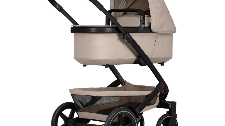Joolz Geo3_Cot_Perspective_Sandy taupe_All black.png