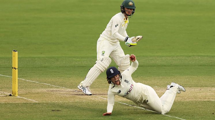 Tammy Beaumont caught Rachael Haynes at short leg to leave Australia 12-2. Photo: Getty Images 
