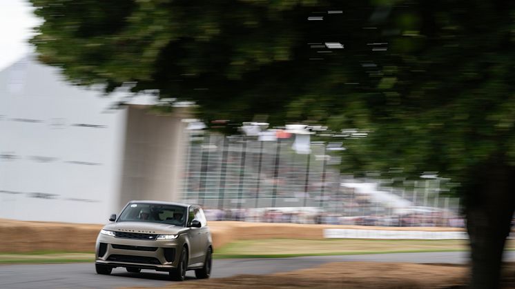 JLR_GoodwoodFoS2024_PressRelease_250624_RangeRoverSportSV.jpg