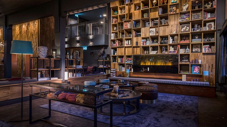 Huus Hotel Gstaad - the living room.
