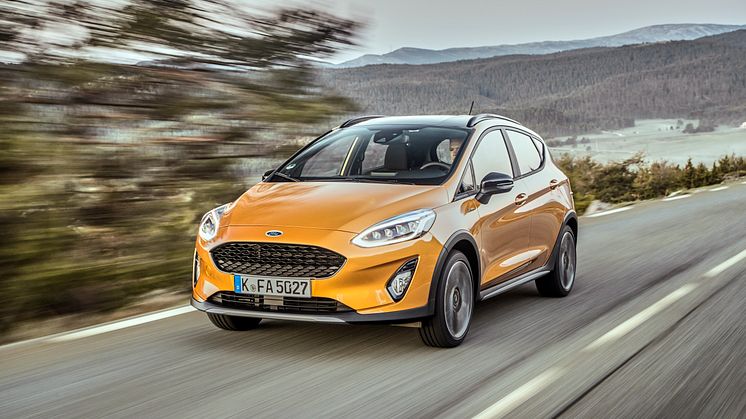 Fahrwerk mit 19 Millimeter erhöhter Bodenfreiheit; serienmäßiges Crossover-Body-Kit 