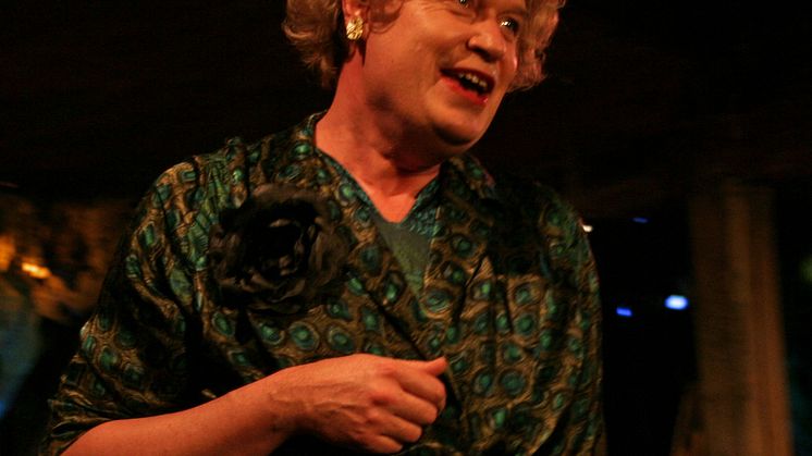 Stadra sommarscen, Nora