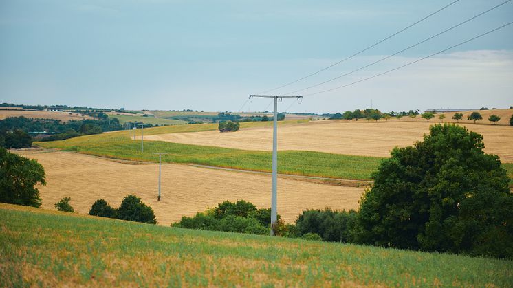 Die Bayernwerk Netz GmbH betreibt seit 1. Januar rund 174 Kilometer Nieder- und Mittelspannungskabel und 62 Trafostationen in Erharting, Pleiskirchen, Niedertaufkirchen und Niederbergkirchen.