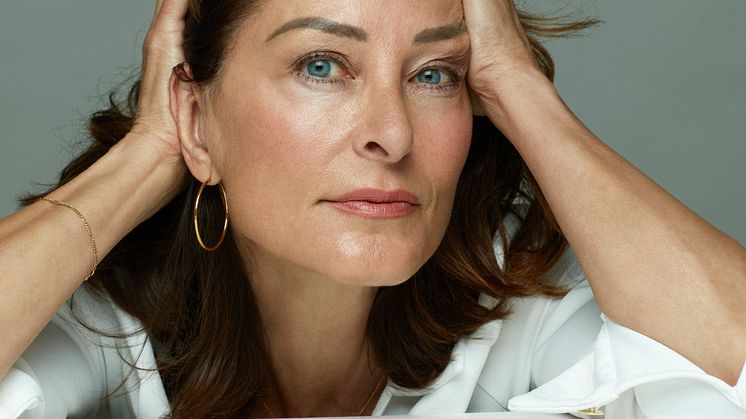"Jag skrev romanen som en överlevnadsguide för andra, och ett sätt att lära känna varningsklockorna innan det är för sent" säger Lydia Capolicchio, debuterande författare