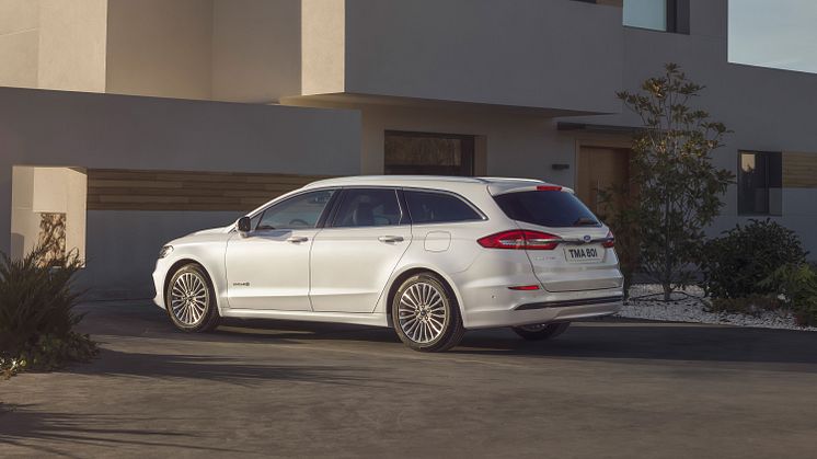 2019FordMondeo-Hybrid_06