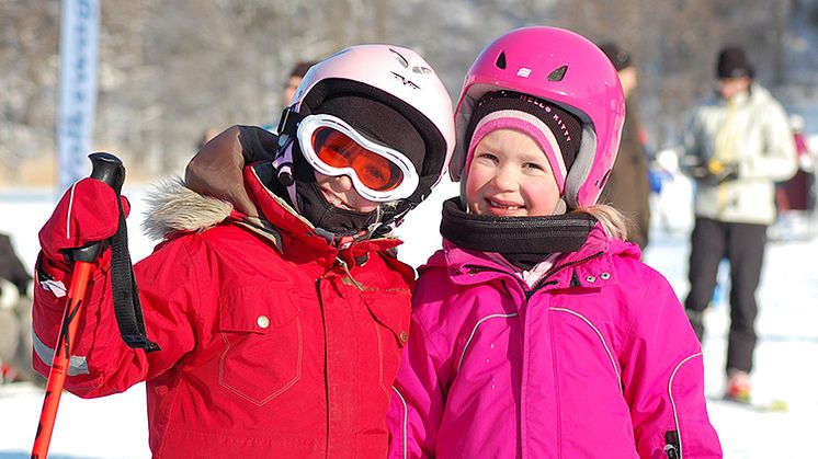 Flottsbro välkomnar Vårbackaskolan, glada vinnare av 2015 års friluftsdagsstipendium! 
