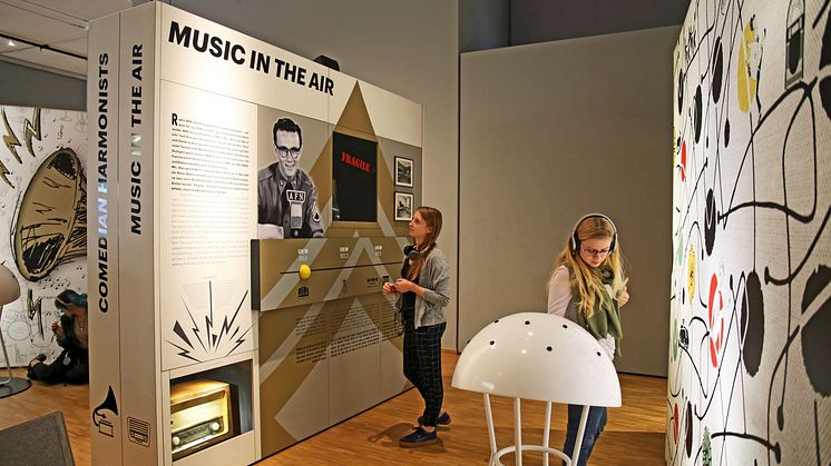 Blick in die Ausstellung "Oh Yeah! Popmusik in Deutschland" im Stadtgeschichtlichen Museum Leipzig