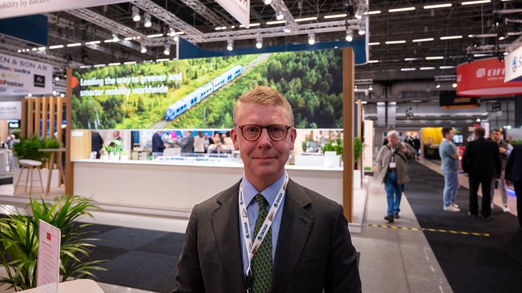 – Järnvägen upplever en renässans i idén att järnvägen är den knutpunkt runt vilken våra samhällen växer, sa Kristoffer Tamsons när Train & Rail öppnade på Stockholmsmässan i dag. Bild: Lars-Olof Tandberg