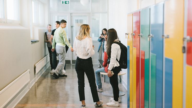 Flickor mest utsatta för kränkningar i skolan och på nätet