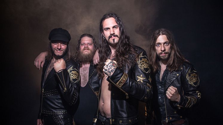 DYNAMITE marscherar vidare - släpper vinyl, radiosingel och öppnar för Hank von Hell