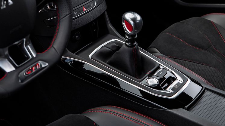 308 GTi by PEUGEOT SPORT på svensk mark