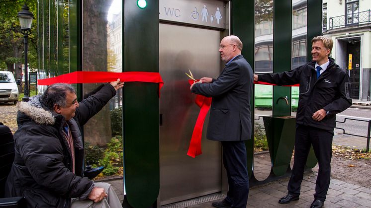 Invigning tillgänglighetsanpassad gatutoalett Humlegården