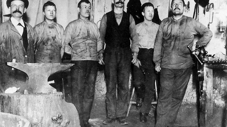 Inbjudan till pressträff torsdag 2 maj: Österbergska knivsmedjan kommer hem igen när Nordiska museet överlämnar den till Eskilstuna stadsmuseum