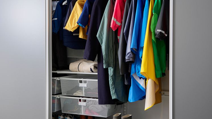Elfa_Laundry_Cleaning_Interior_Click-in_system_Classic_Slidingdoor_Vista_2022_02_013.jpg