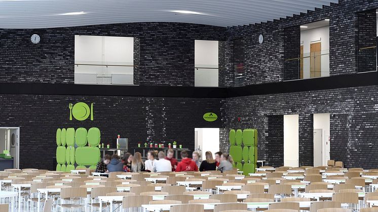 Ny rapport: Skolelever skippar lunchen i högljudda matsalar