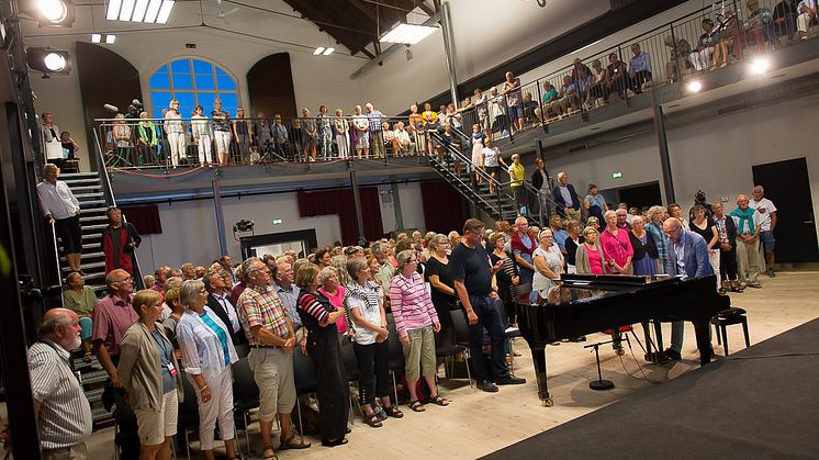 Morgensang_ved_Michael_Bojesen_på_Kulturmødet_2015