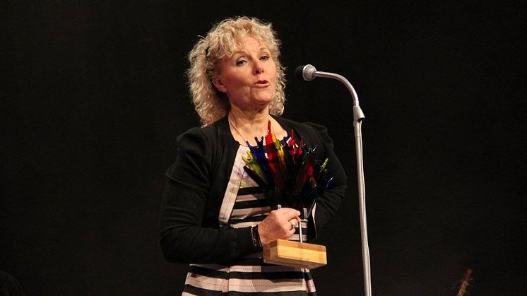 Pia Max-Hansen, Woody Trelleborg, tar emot pris som Årets Företag. Bild från Trelleborgs Kommun.