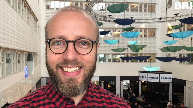 Olle Pallin Cox arbetar som regionombud på Bris i Stockholm där han bland annat samverkar med och utbildar organisationer och företag inom region mitt