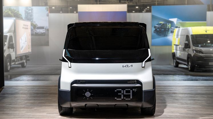 kia-pbv-pv5-anamorphic-screen-iaa-24-static-highres-002.jpg