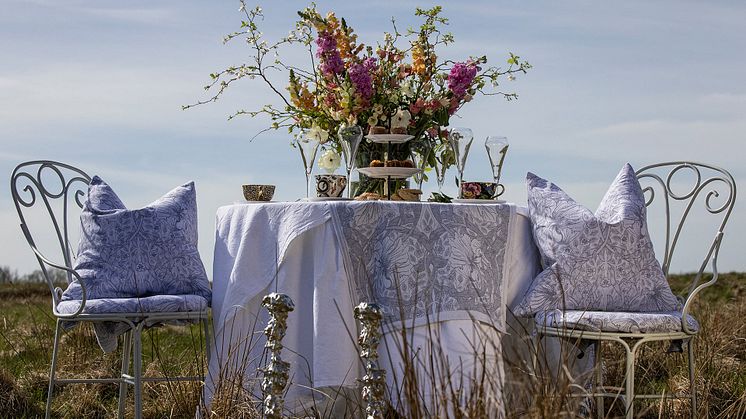 Uppdatera sommardukningen med nya mönster från William Morris.