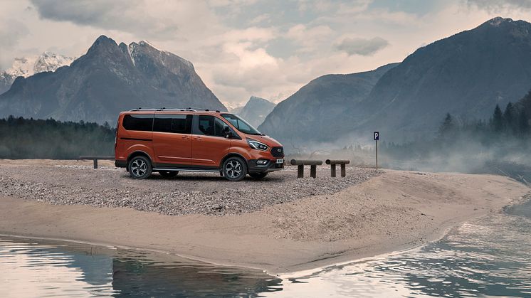 FORD_2020_TOURNEO_CUSTOM_ACTIVE-02