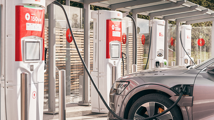 Circle K ska bli störst i Sverige på snabbladdning  – lanserar egna laddare