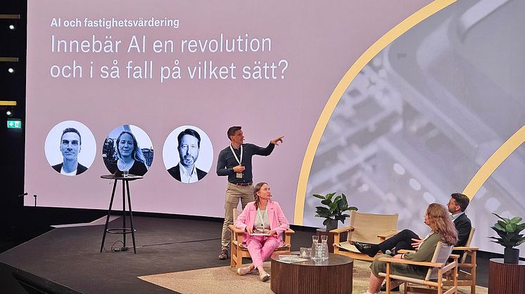 Magnus Persson, Värderingsdatas senior Data scientist, presenterar AI och fastighetsvärdering under Svefadagen 2024