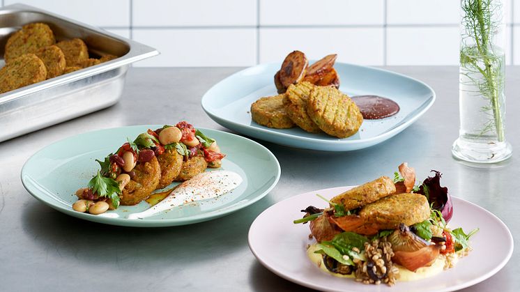 Grönsaksbiff är en av de vanligaste och populäraste rätterna i skolan, och nu lanserar Orkla FoodSolutions en grönsaksbiff gjord på svenska råvaror med moderna smaker.