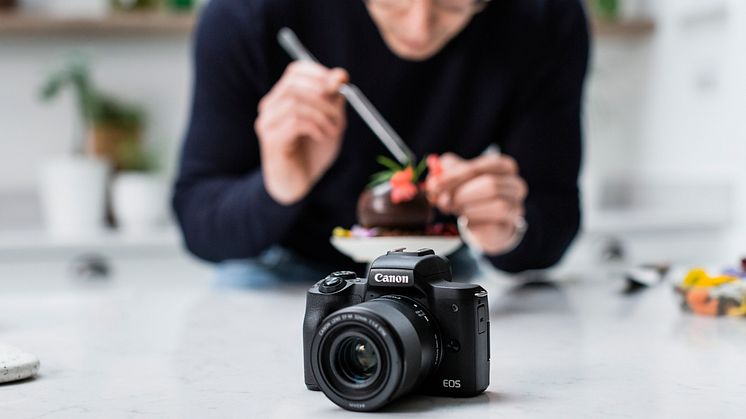 EOS M50 Mark II-Black-Ambient-Matt-Adlard13