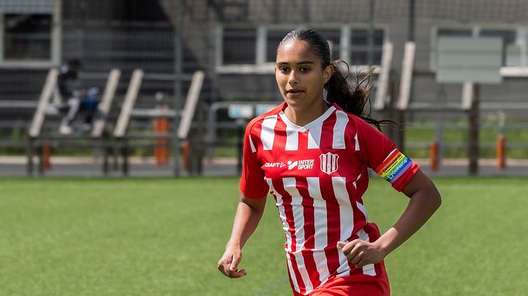 Förra året tog Elektroskandia fram en kaptensbindel i regnbågsfärger i samarbete med Gothia Cup, det kommer man även göra i år.