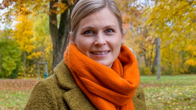 Lisa Källström, universitetslektor i företagsekonomi, gillar att forska i ämnet samverkan och att samarbeta med andra – så det gifter sig bra.