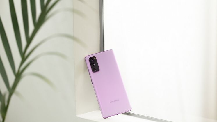 9. Galaxy S20 FE_Cloud Lavender