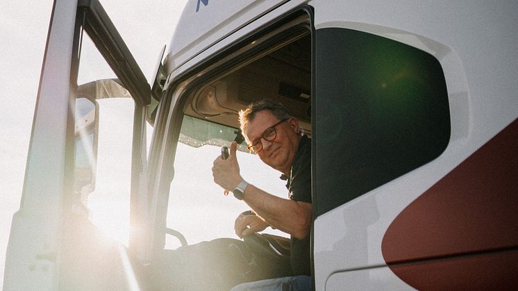 Testförare Jörgen Andreassen i en IVECO S-Way (LBG)