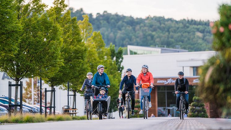 Pressinbjudan - Kommunens medarbetare testar cyklar vid Skövde arena