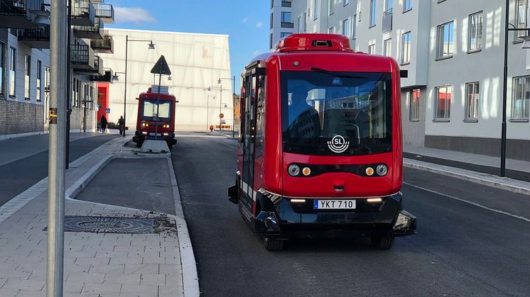 Elektrifierad självkörande buss.