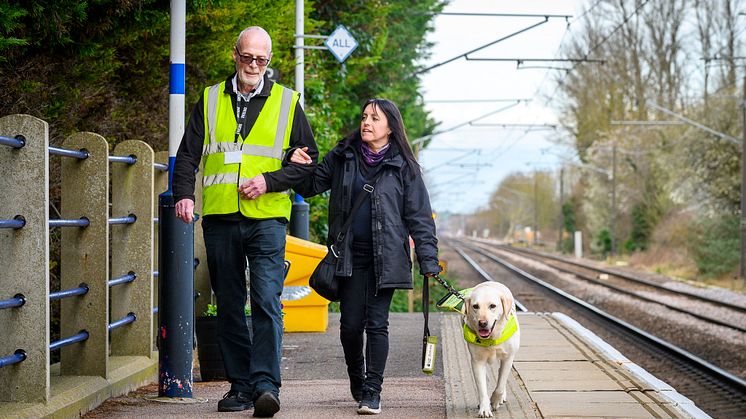 Mobile Assistance Team member Keith Williamson assists Diane Rose at Meldreth station - download this and more pictures below