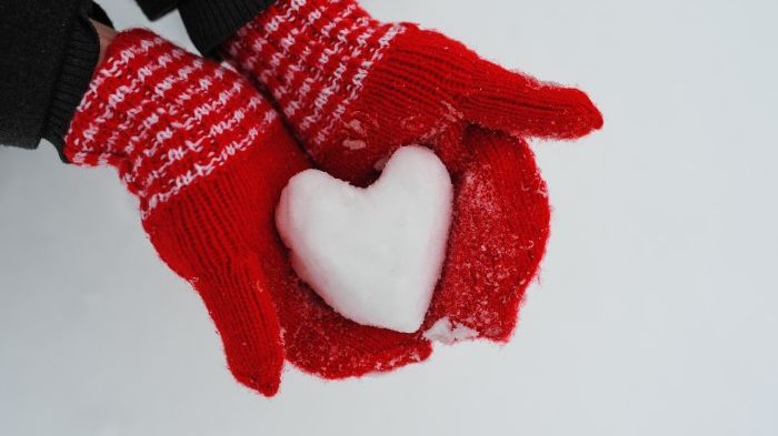 Inför jul- och nyårshelgen behöver blodlagret i Dalarna fyllas på. "Vi hoppas att alla som är friska och har möjlighet att lämna blod i december gör det", säger Sara Andersson, samordnare blodcentralerna i Dalarna.