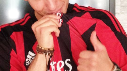 Möt Adrian Zhubi: Vår åttonde finalist i Årets fan!