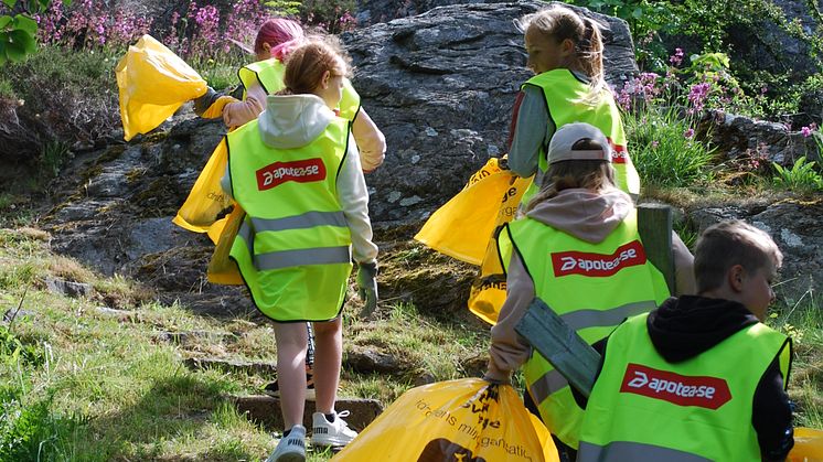Städa Sverige Apotea Clean-Up Day på land arkiv2021