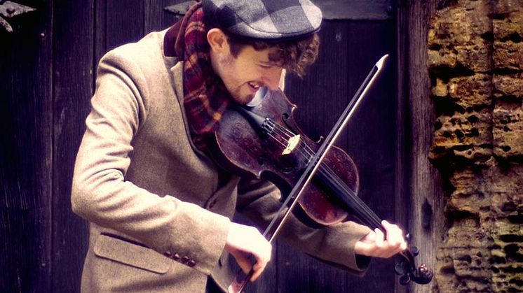 Rowan Piggott uppträder under Hemavan Folk Music Fest 2-5 mars