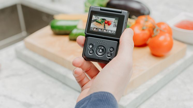 Powershot V10-Black-Lifestyle-chef-colour-filters-1X3A4238[1] – Kopi
