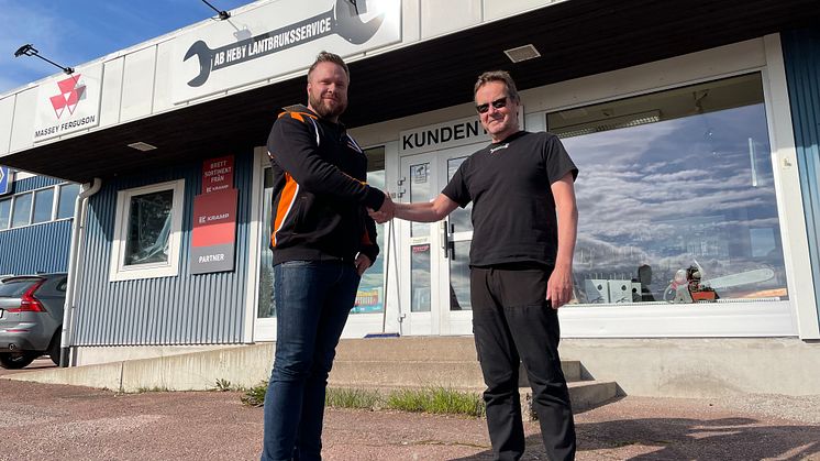 Jimmy Arvidsson, Säljare på Delvator och Roland Hellberg på Heby Lantbruksservice.