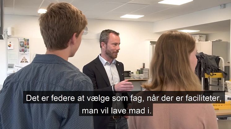 Jakob Ellemann-Jensen (V) på C. la Cours Skole i Randers