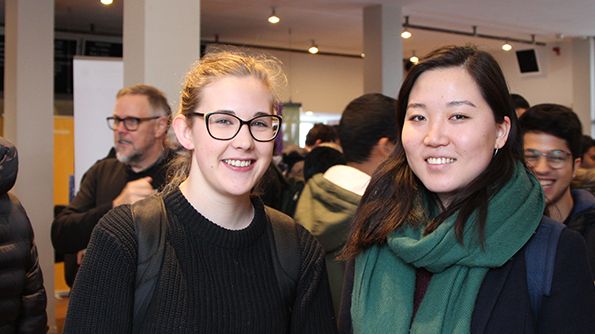 Anna och Lovisa - studenter på KTH som besökte P.S. Saknar dig.