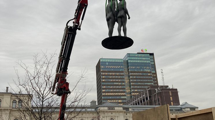 Solen og jorden heises