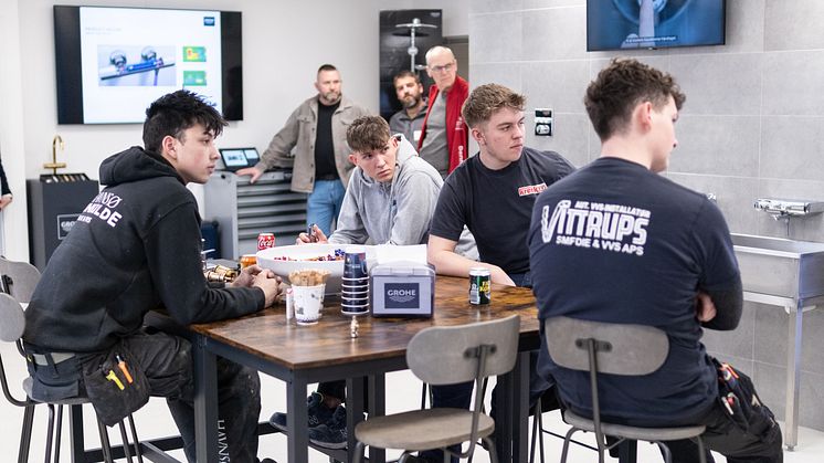 Som faggruppepartner for VVS-finalen i DM i Skills havde GROHE de fire finaledeltagere på besøg i virksomhedens moderne træningscenter i Brøndby.