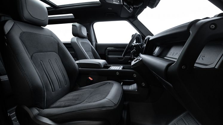 DEFENDER_22MY_V8_INTERIOR_2