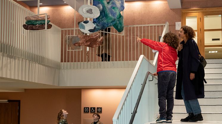 Kunstverk Anna Daniell 15 side av Oslo på Oslo Rådhus 